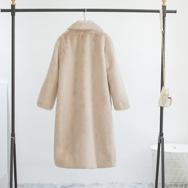 Warmer Premium-Kunstfellmantel